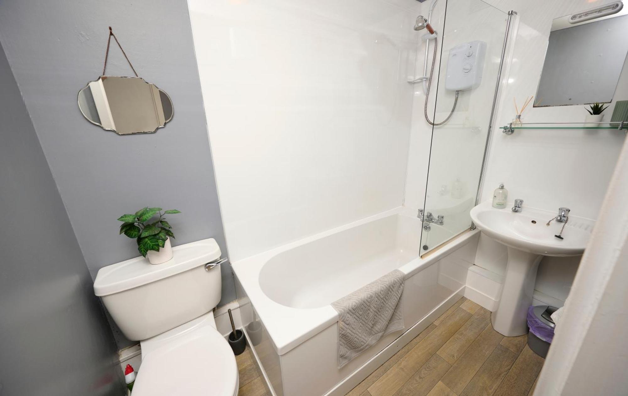 Charming 1Br Apartment Close To Centre With Free Parking Обан Экстерьер фото